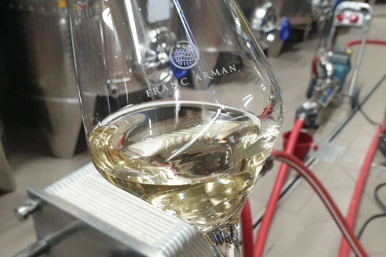 53628834_366229527440540_666266847720505344_n